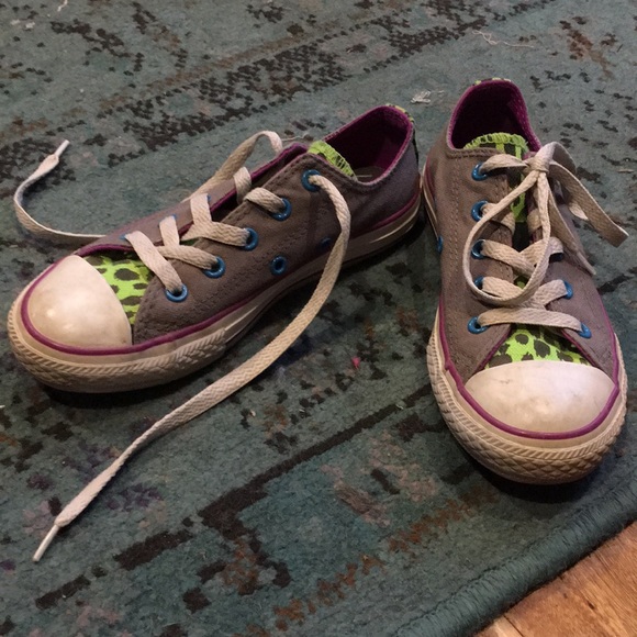 Girls converse - Picture 1 of 3